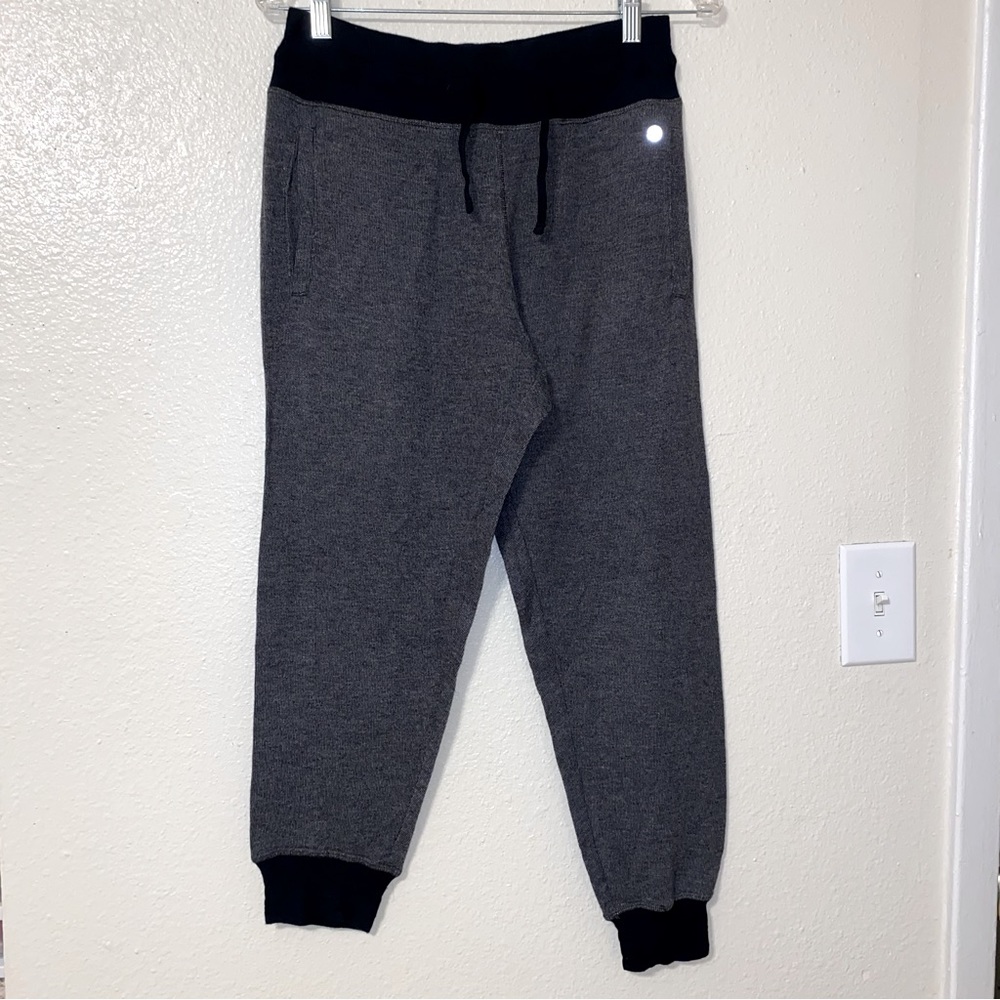 Bally Total Fitness Warm Capri - Small